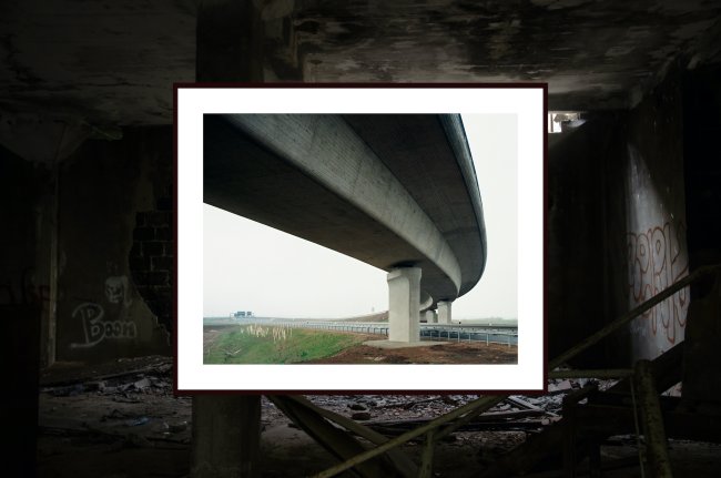 Hans-Christian Schink: A 9 / A 38, Interchange Rippachtal (1), 1998, c-print/diasec, gerahmt, edition 5 + 3, 178 x 211 cm