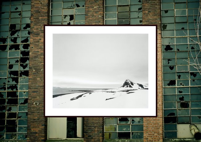 Hans-Christian Schink: Antarctica 2, 2010, c-print/diasec, framed, edition 5 + 3, 178 x 211 cm