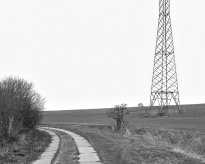 Hans-Christian Schink: Am Weg #22, 2022-24, Barytprint auf Aludibond, gerahmt mit Museumsglas, Ed. 5 + 2 AP Format 40 x 48 cm -  2900 Euro; Format 90 x 105 cm, 9000 Euro