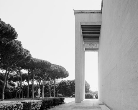 Hans-Christian Schink on exhibition at the Italian Cultural Institute London