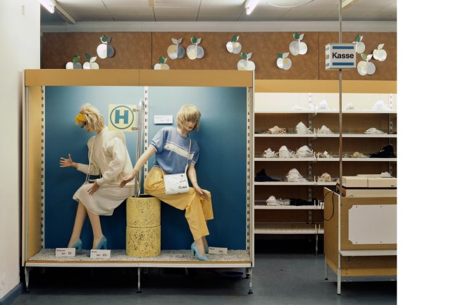 Hans-Christian Schink: Kaufhaus Konsument Leipzig 3, 1990, Diasec/C-Print, 30 x 39 cm, Edition 5+2 AP