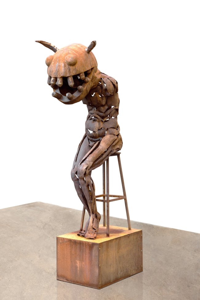 Dana Meyer: Wuddele/ Schnappviech, 2026, Stahl - getrieben und geschweißt, 225 x 55 x 110 cm, 24000 Euro